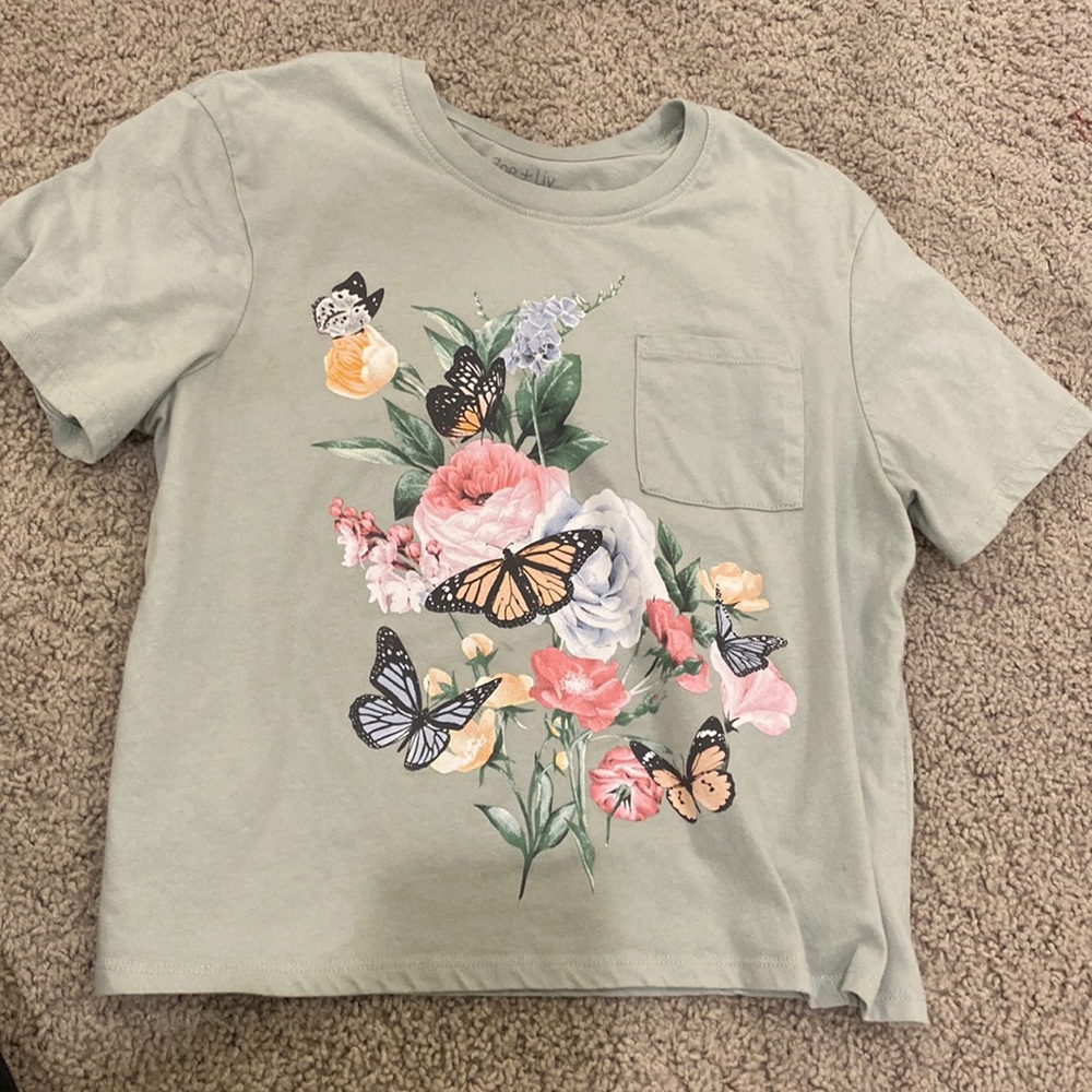 Zoe+ Liv tee shirt, US S, light pretty green with floral designs